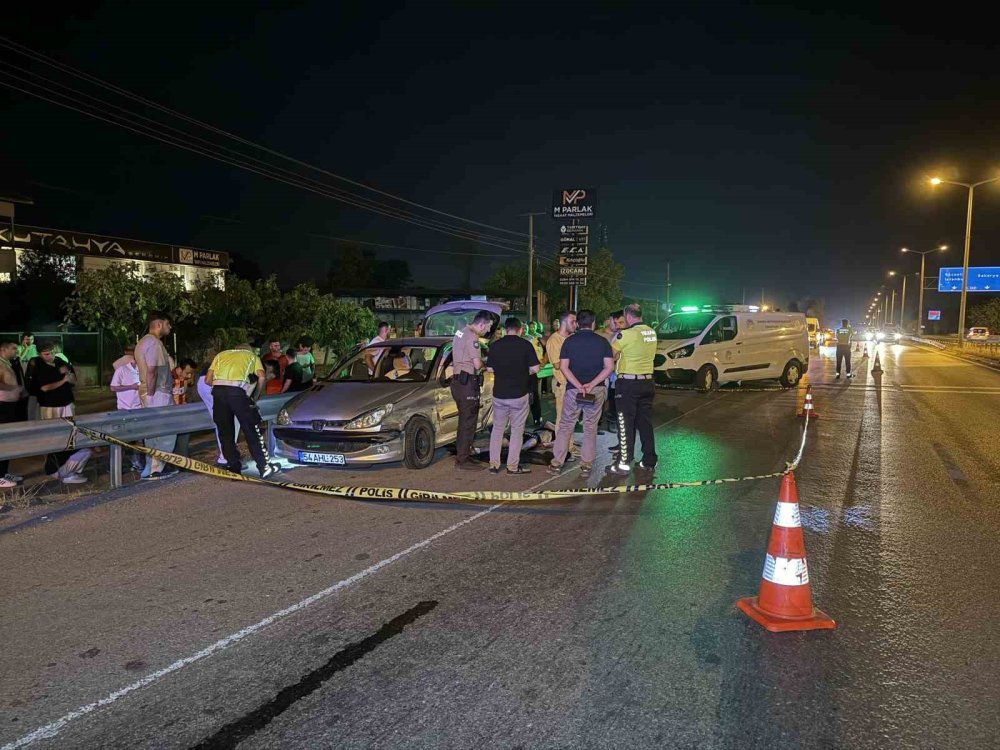 Kontrolünü Kaybettiği Otomobilde Can Verdi