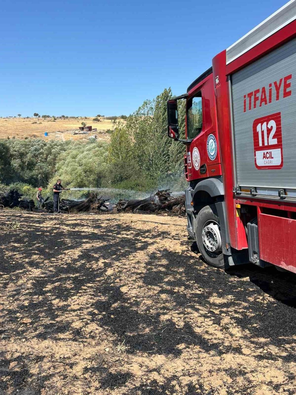 Yangına İtfaiye Ekipleri Müdahale Etti