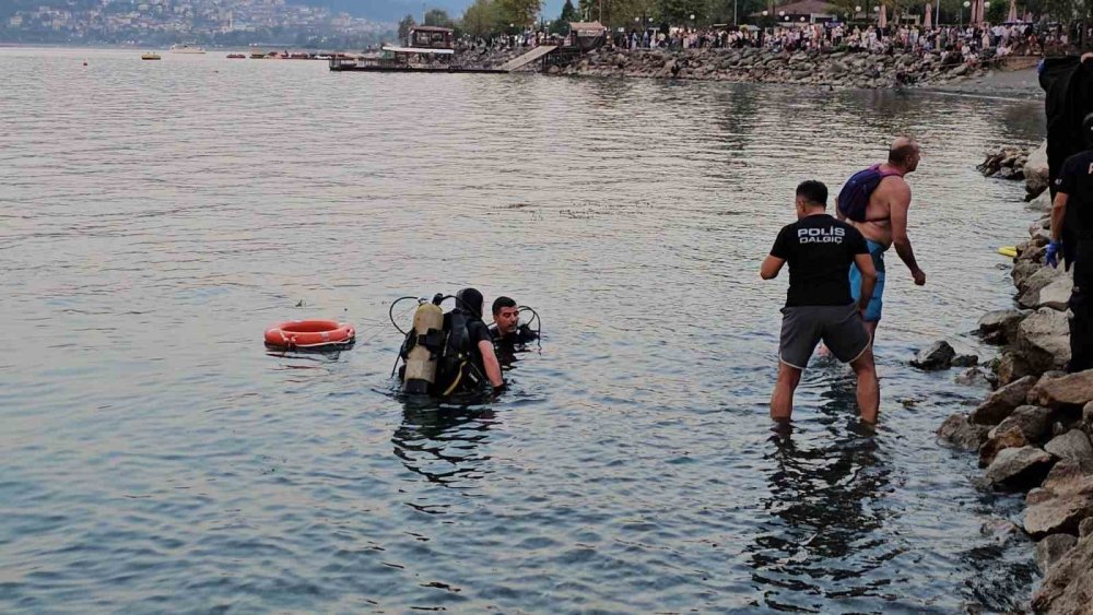 21 Yaşındaki Genç Yüzmek İçin Girdiği Gölde Boğuldu