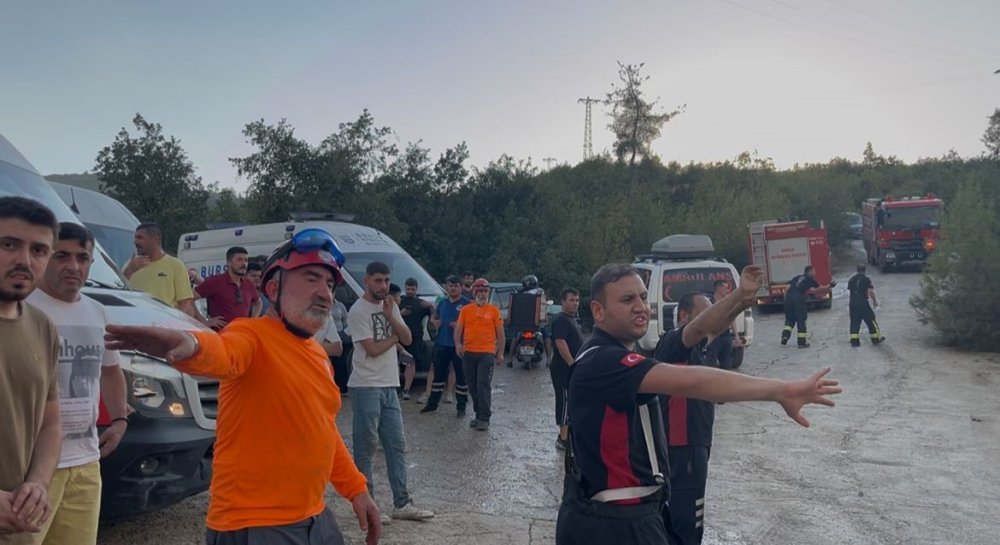 Orman Yangınını Söndürmeye Giden Tanker Uçuruma Yuvarlandı: 1 Ölü 2 Yaralı