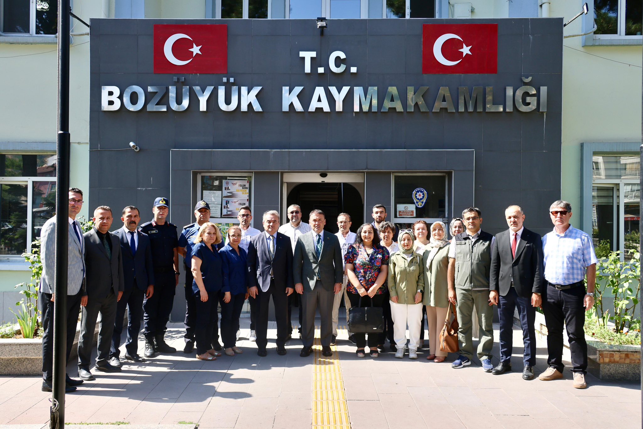 vali-bozuyuk.jpg