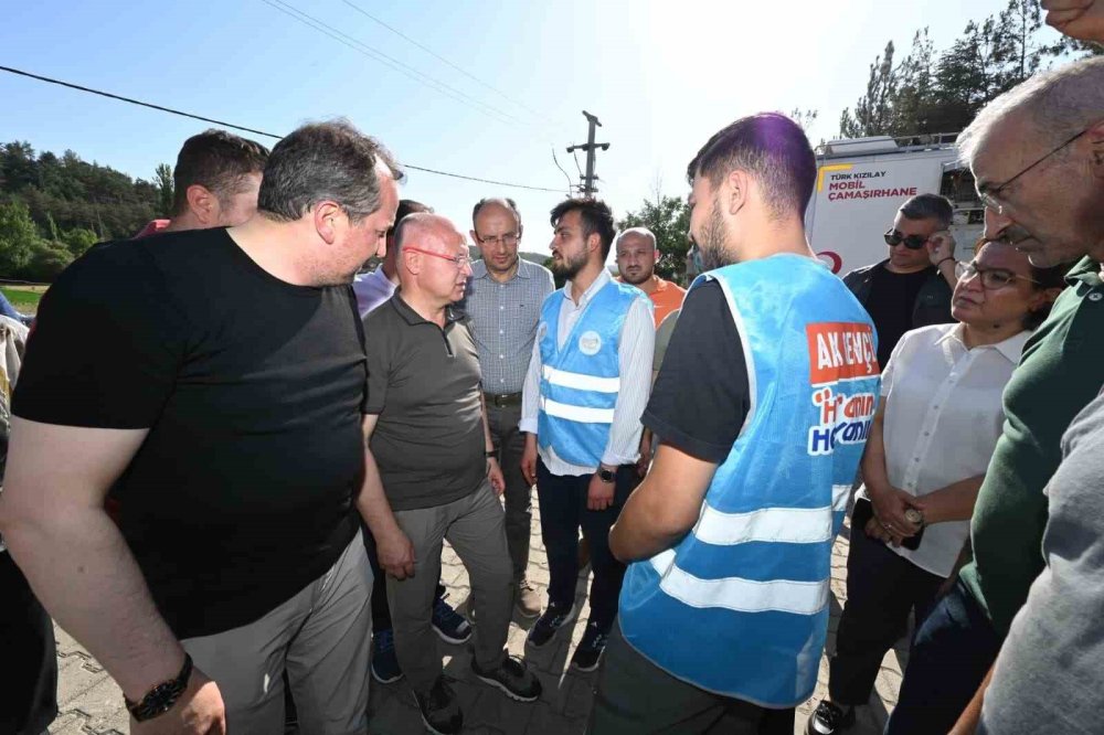Ak Parti’den Yangın Bölgelerine Çıkarma