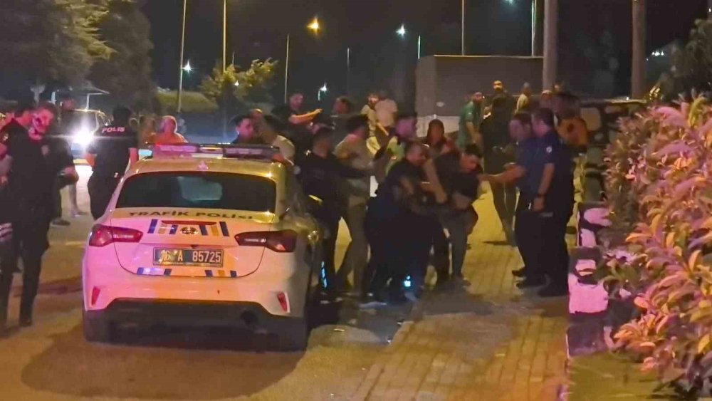Gençler Arasındaki Kavga Biber Gazıyla Sonlandı
