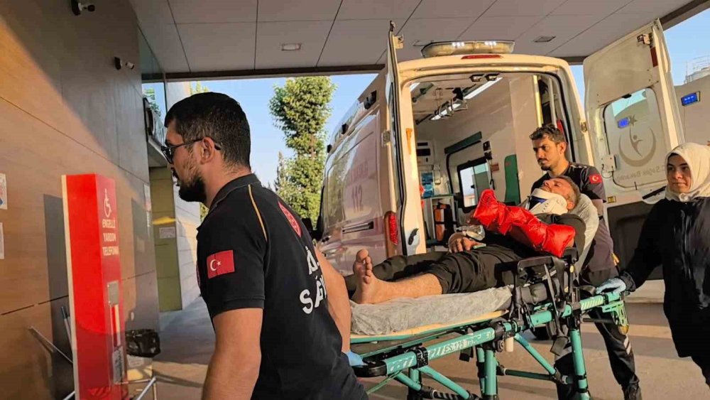 Kamyon İle Kamyonet Çarpıştı: 1 Yaralı