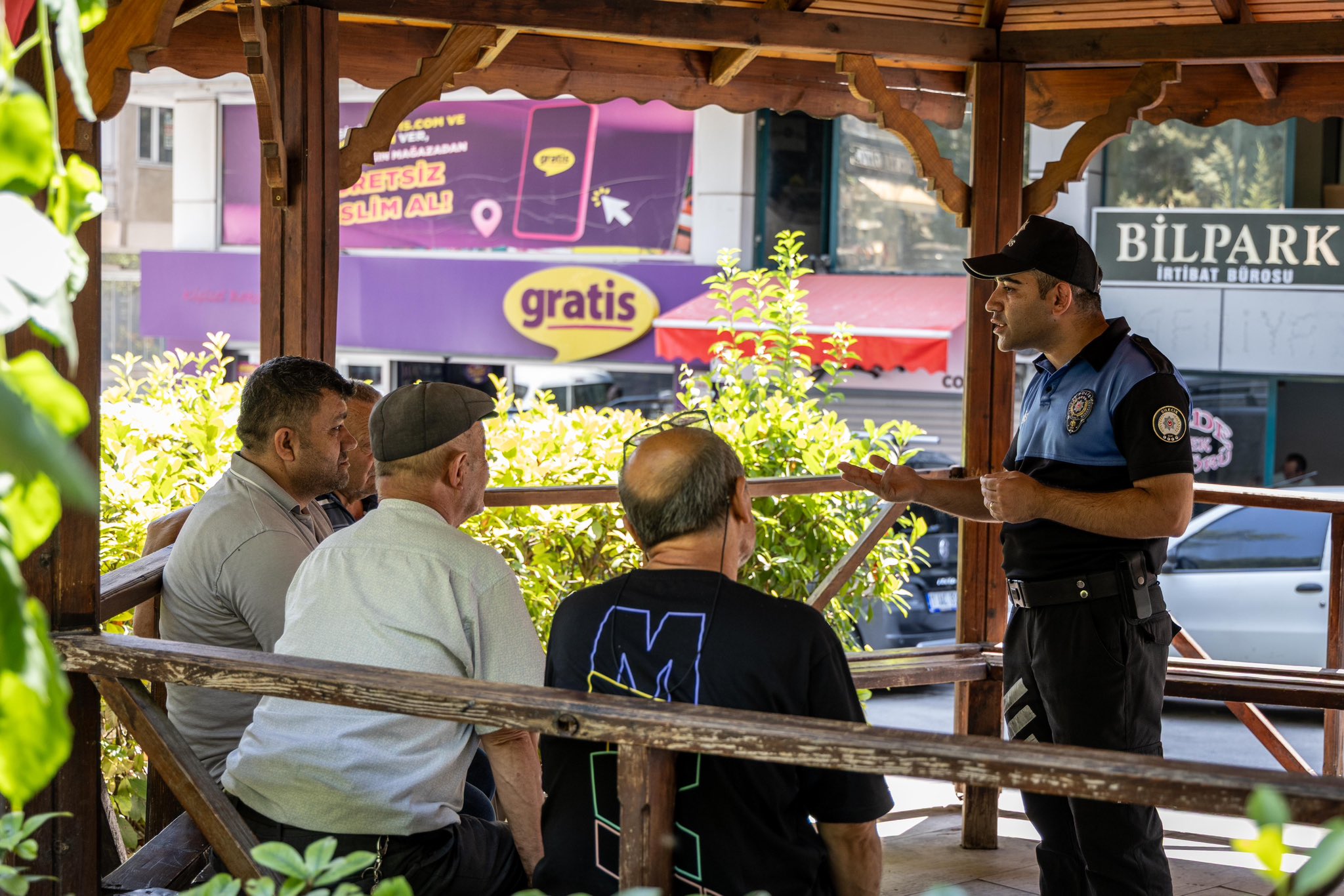 polis-dolandiricilara-karsi-sahada-1.jpg