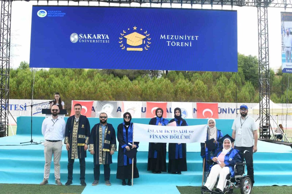 Engelleri Azmiyle Aştı, Mezuniyetine Annesiyle Ulaştı