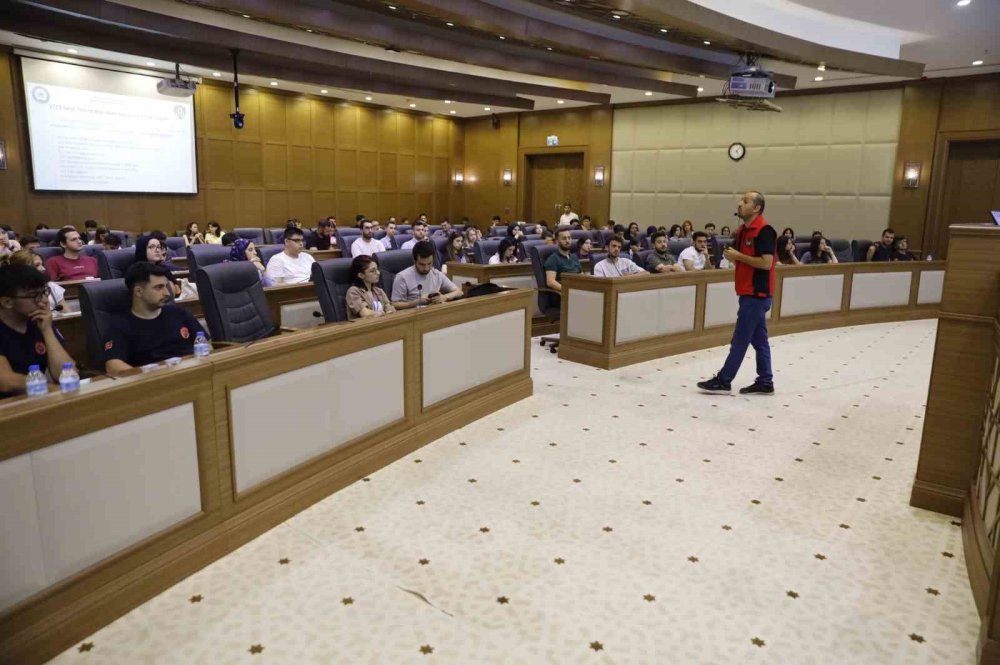 Stajyerler Oryantasyon Eğitiminde