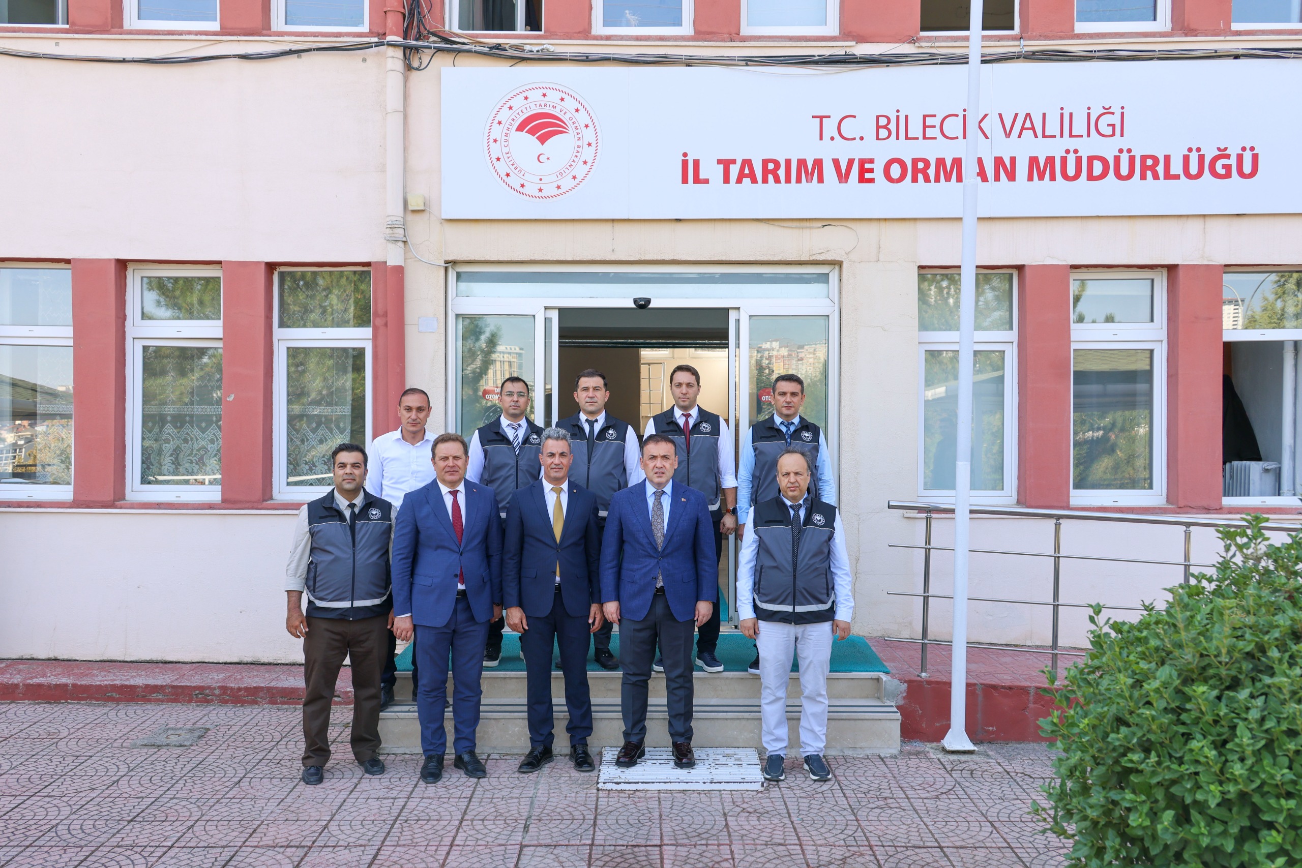 vali-sozer-tarim-ve-orman-mudurlugunde-brifing-aldi.jpg