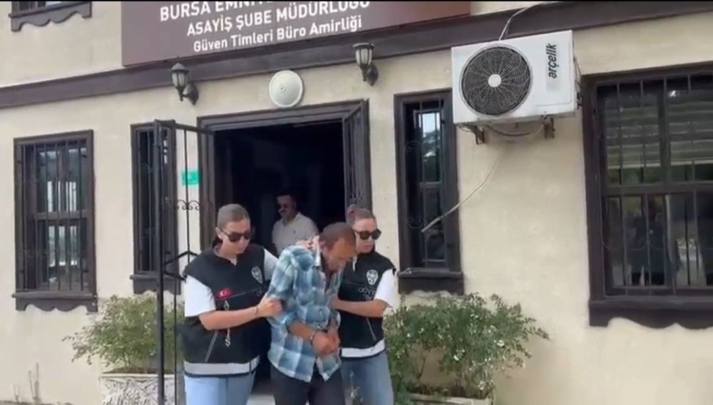 Cadde Üzerindeki Hırsızlık Kamerada: Polis, O Şüpheliye Geçit Vermedi