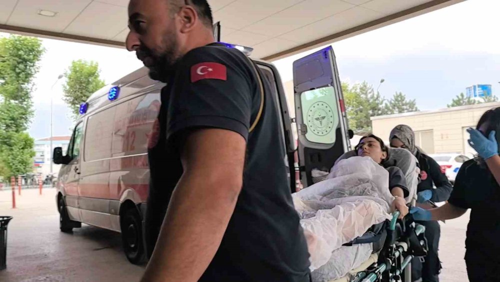 Üzerine Sıcak Su Dökülen Market Çalışanı Hastanelik Oldu