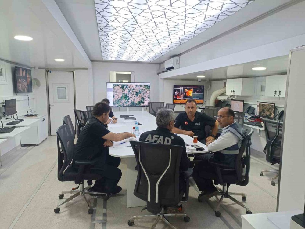 Belediyeden Yangın Bölgesine Tam Destek