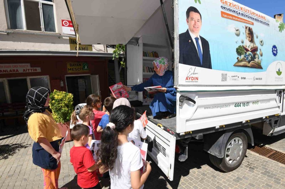 Gezici Kütüphane 1 Yıldır Yollarda