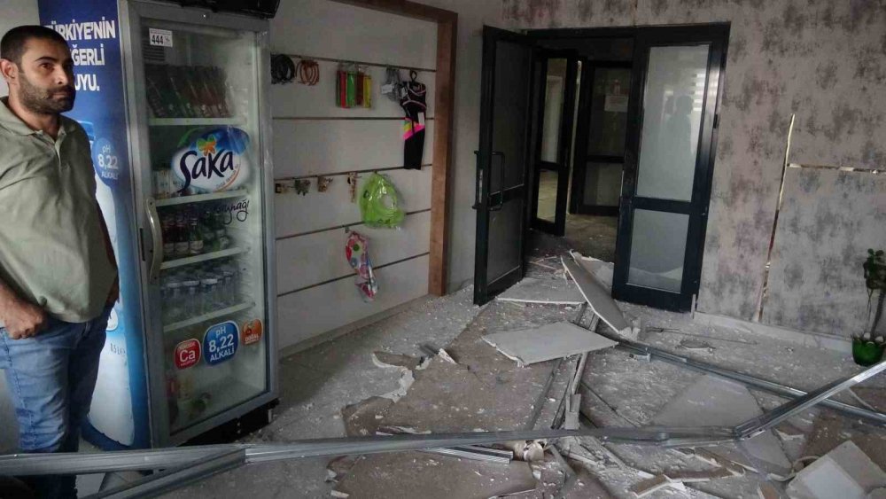 Hanımlar Lokali’nde Tavan Çöktü: 1 Yaralı
