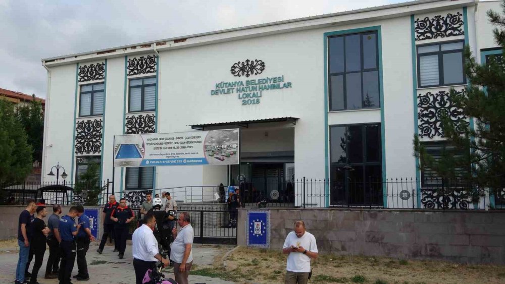 Hanımlar Lokali’nde Tavan Çöktü: 1 Yaralı