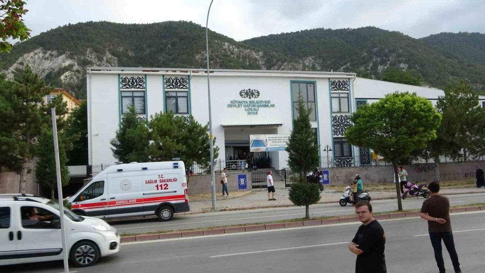 Hanımlar Lokali’nde Tavan Çöktü: 1 Yaralı