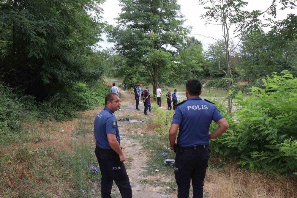 Sakarya Nehri’ne Düştüğü İddia Edilen 22 Yaşındaki Genç Aranıyor