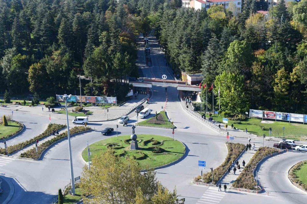 Anadolu Üniversitesi Öğrencilerini Bekliyor