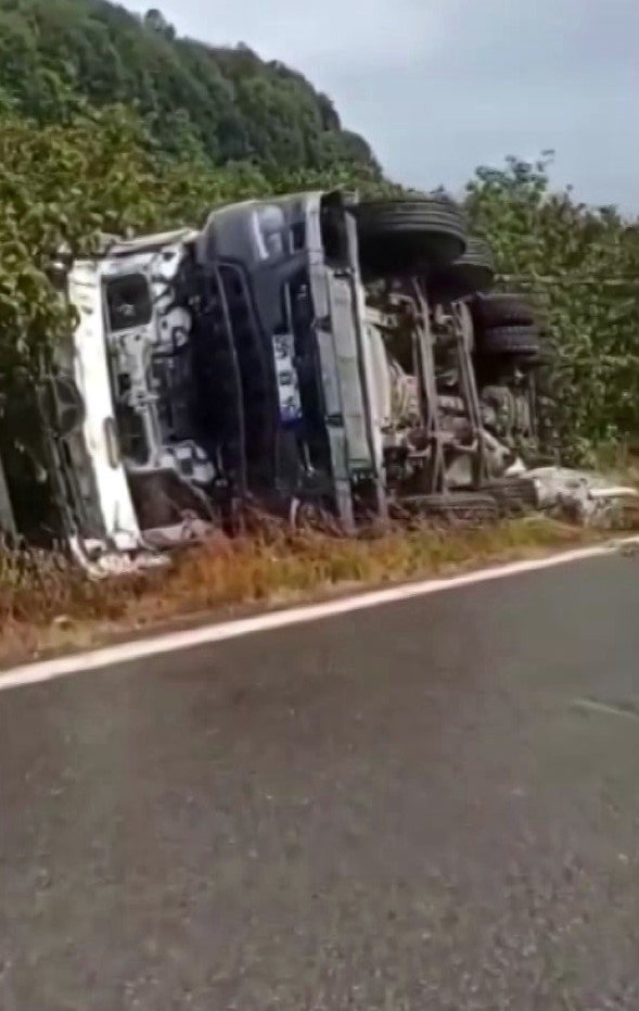 Beton Mikseri Fındık Tarlasına Devrildi