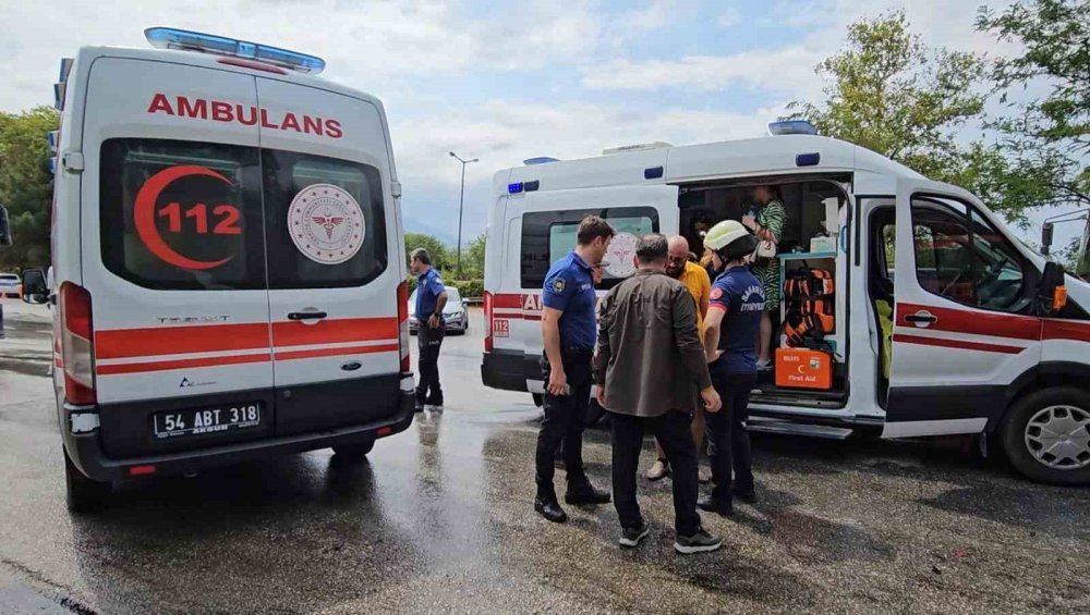 Kamyonet İle Cip Çarpıştı: 4’ü Çocuk 5 Yaralı