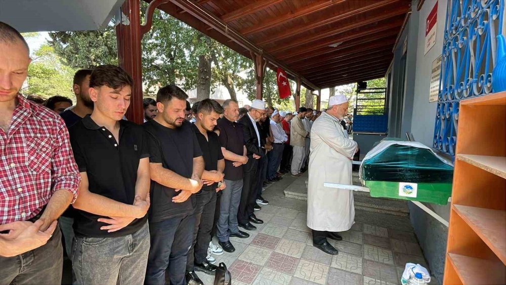 Kazada Hayatını Kaybeden İlahiyat Fakültesi Öğrencisi Son Yolculuğuna Uğurlandı