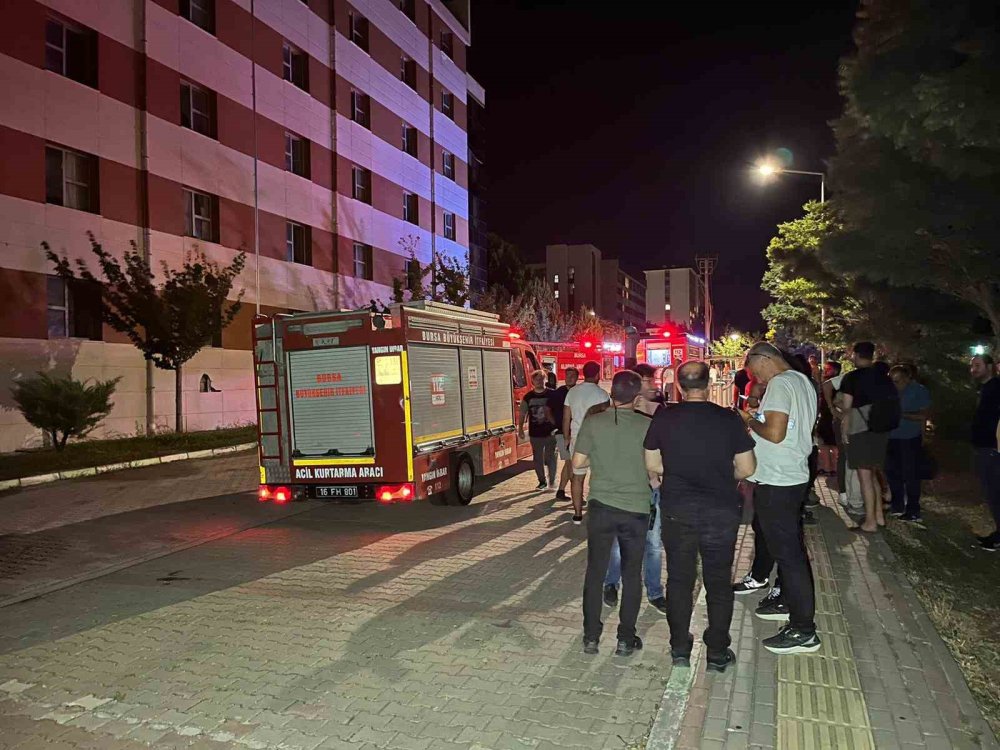 Öğrenci Yurdunda Çıkan Yangın Söndürüldü