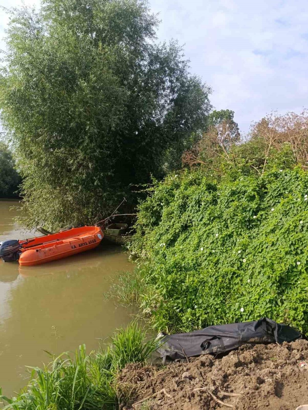 Sakarya Nehri’ne Düştüğü Öne Sürülen Gencin Cansız Bedeni  Bulundu