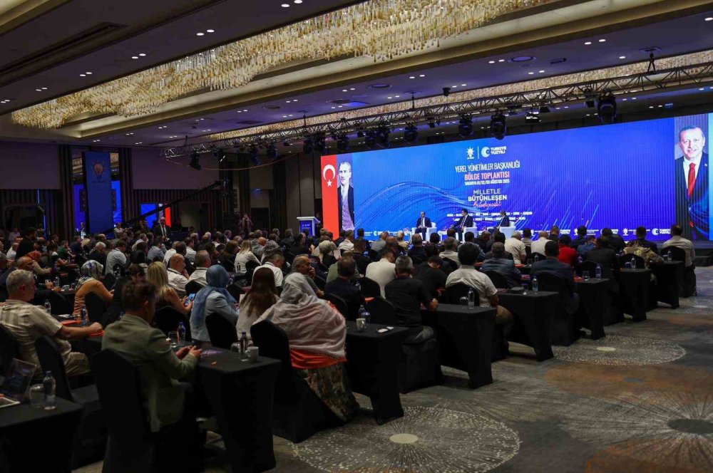 Sakarya'da Ak Parti Yerel Yönetimler Bölge Toplantısı