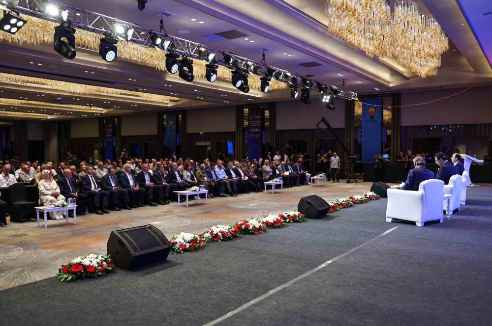 Sakarya'da Ak Parti Yerel Yönetimler Bölge Toplantısı