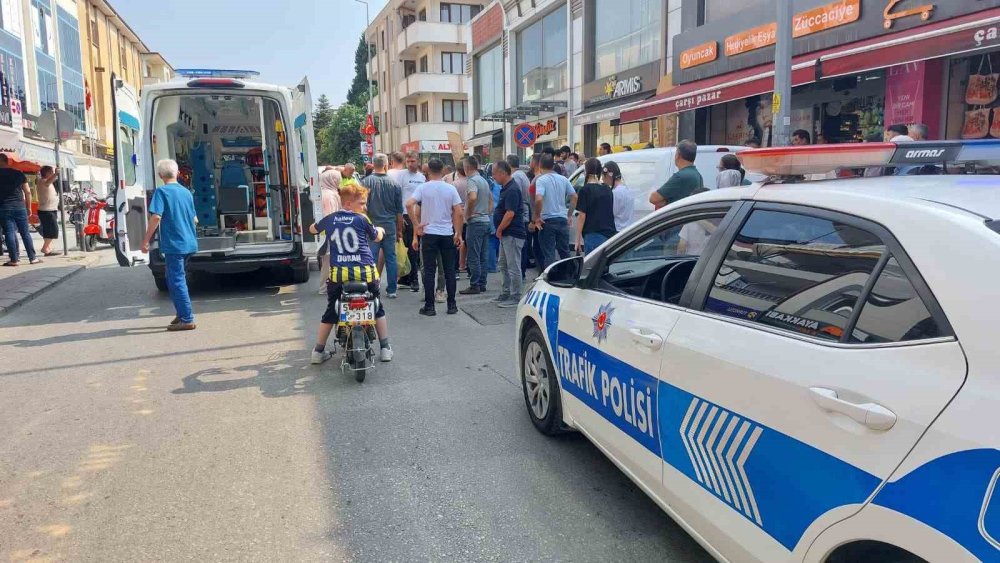 Yolun karşısına geçmeye çalışan kadına kamyonet çarptı