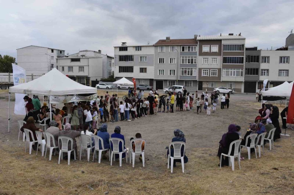 Sokaklar Çocukların Kahkahalarıyla Şenleniyor