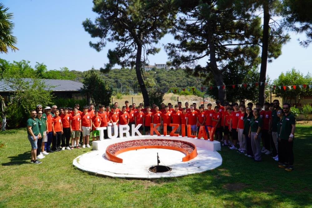 turk-kizilay-53-ilden-gencleri-agirliyor.jpg