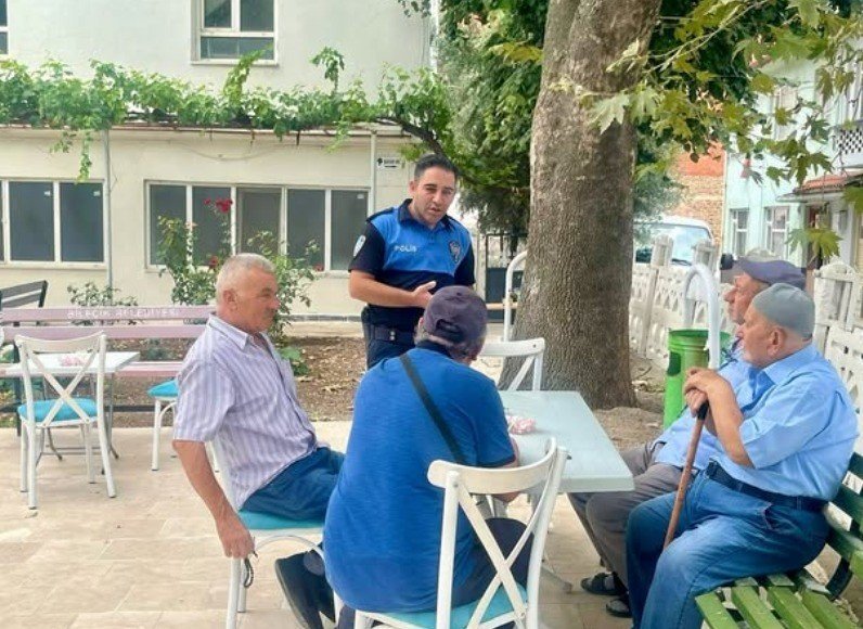 Bilecik’te Polis Ekiplerinden Dolandırıcılıkla Mücadeleye Yönelik Bilgilendirme Çalışması