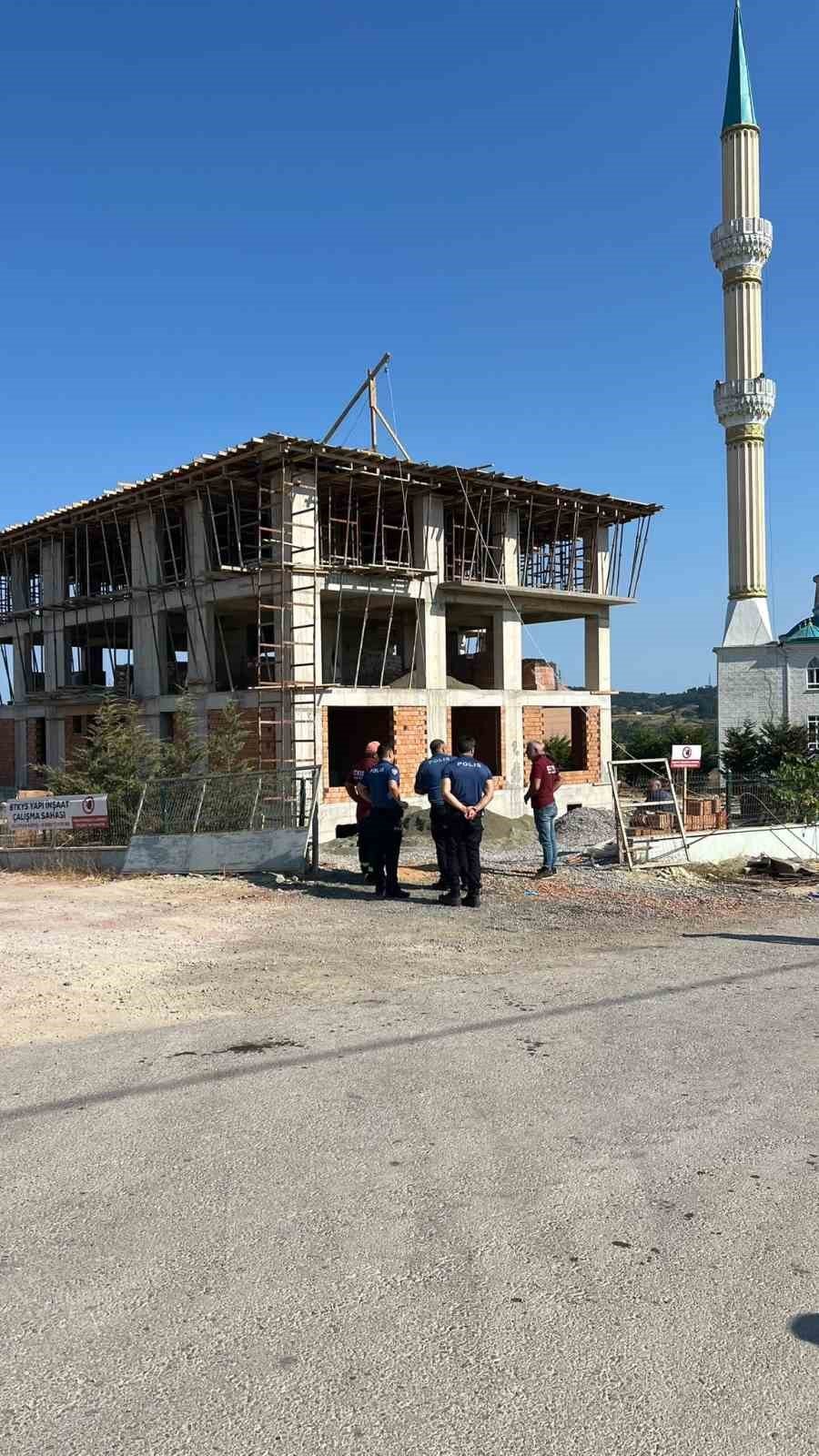 İnşaattan Düşen İşçi Hayatını Kaybetti