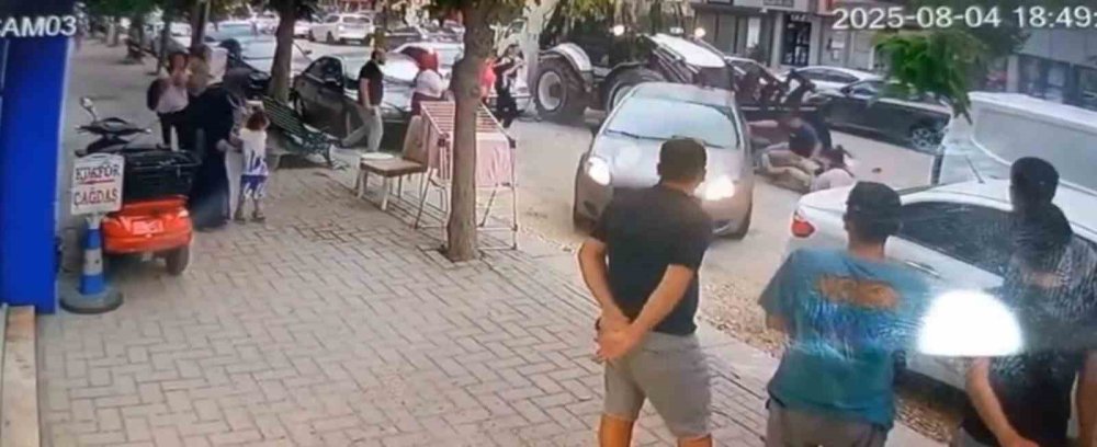 İş Makinesi Operatörü 5 Araca Çarptı