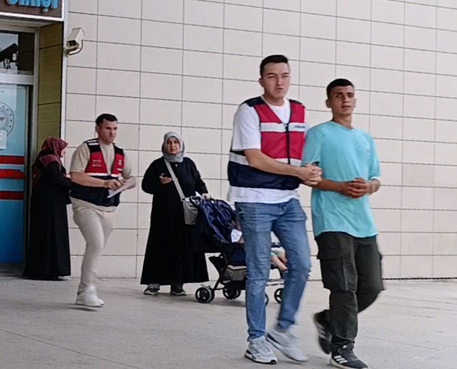 Oto Farelerine Geçit Yok
