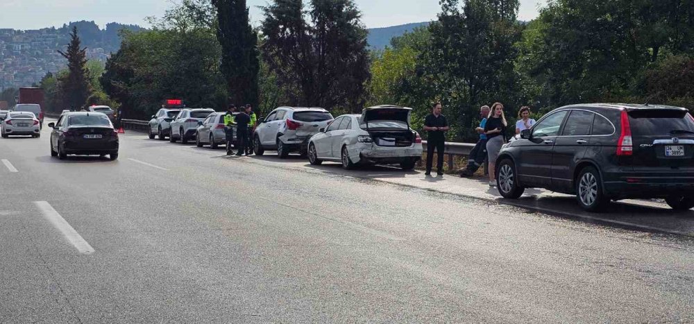 Anadolu Otoyolu’nda 10 Araçlı Zincirleme Kaza