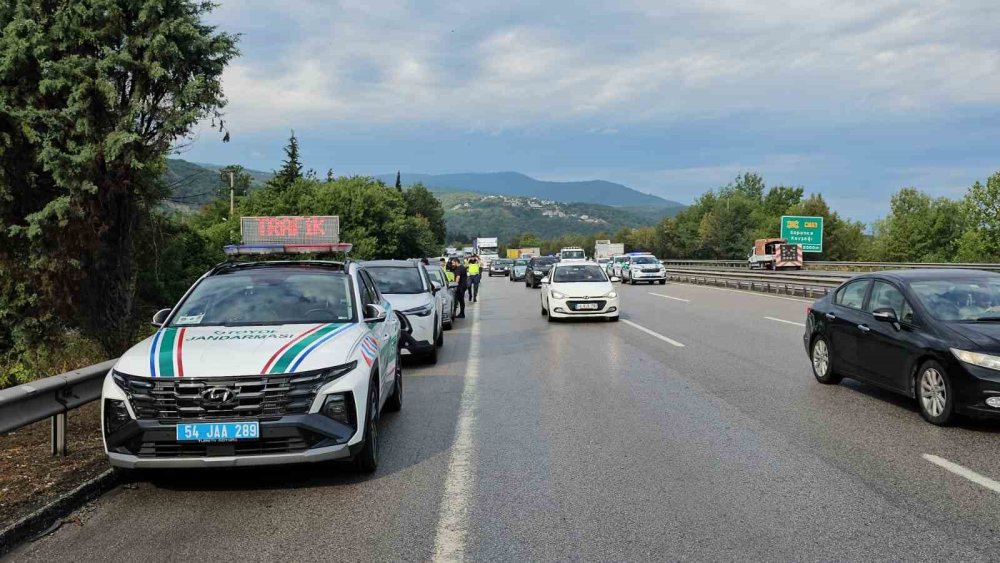 Anadolu Otoyolu’nda 10 Araçlı Zincirleme Kaza
