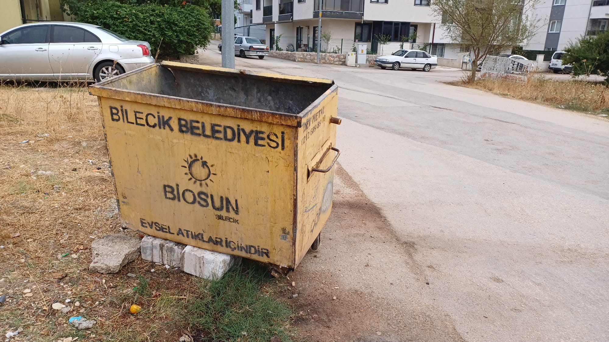 muhtardan-cop-konteyneri-tepkisi3.jpg