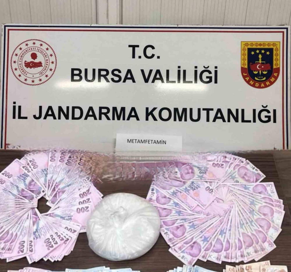 Evde Kenevir Yetiştiren Şahısları Jandarma Yakaladı