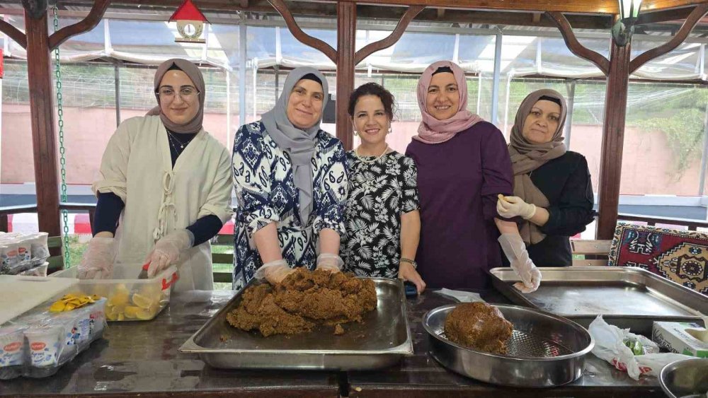 Huzurevinde Sıra Gecesi Coşkusu