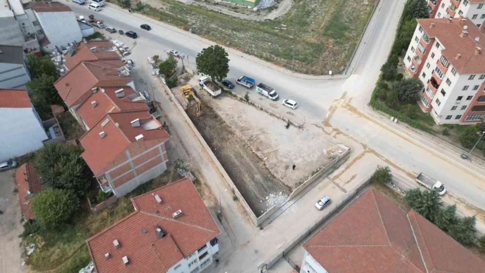 Atıl Vaziyetteki Boş Alan Otoparka Dönüşüyor