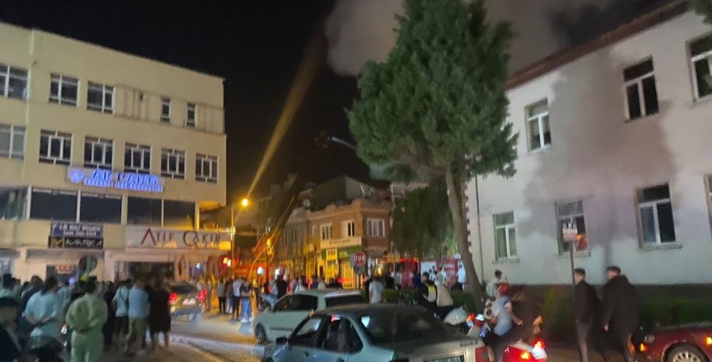 Kuaför Dükkanında Yangın