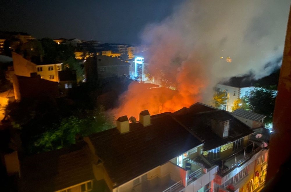 Kuaför Dükkanında Yangın