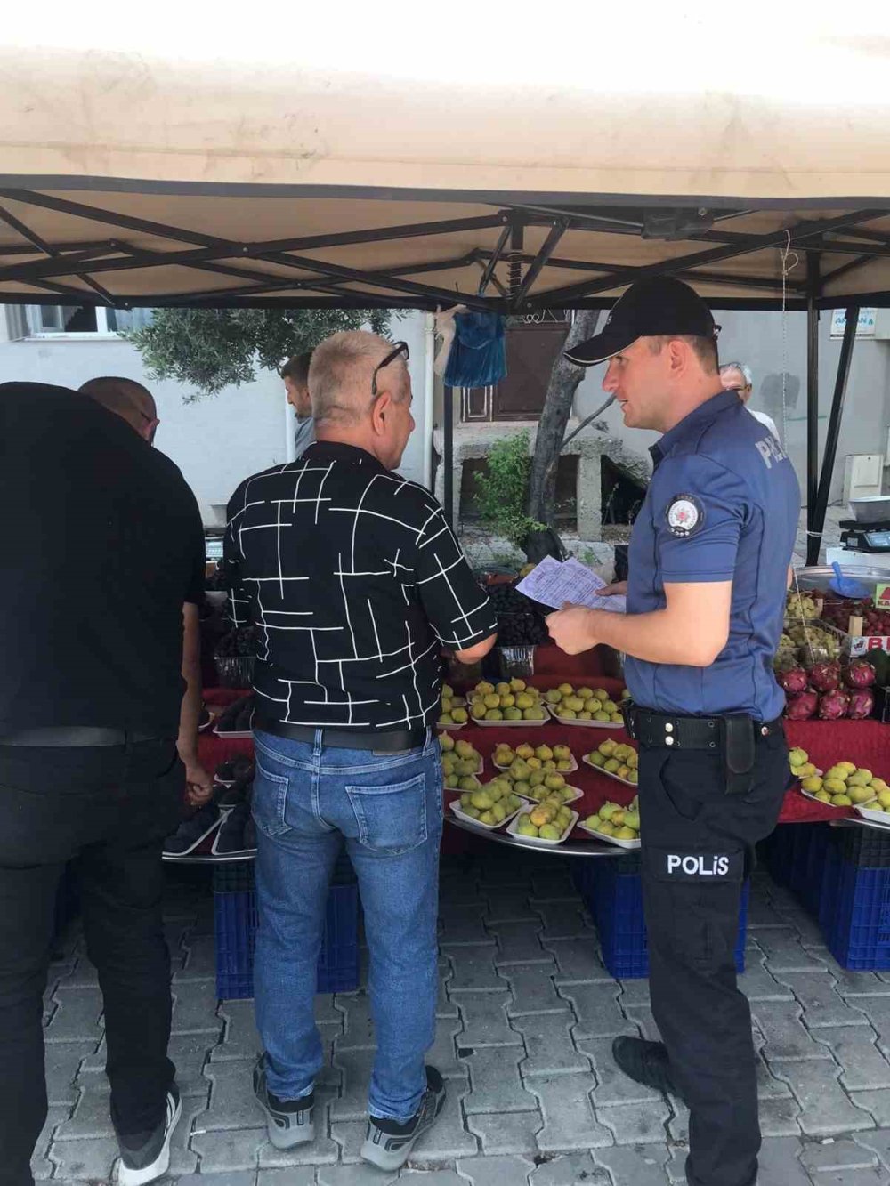 Polis Dolandırıcılığa Karşı Broşür Dağıttı