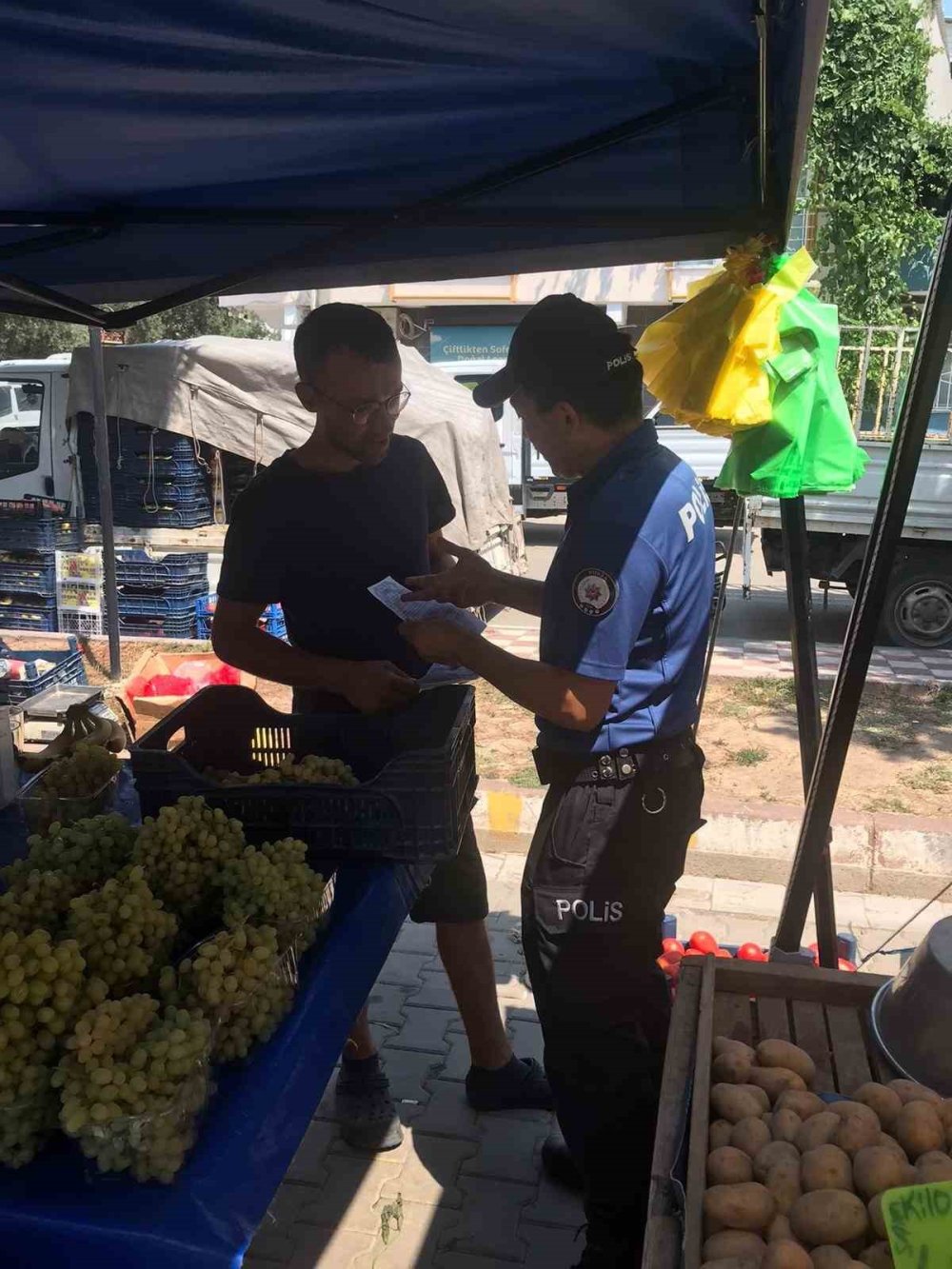 Polis Dolandırıcılığa Karşı Broşür Dağıttı