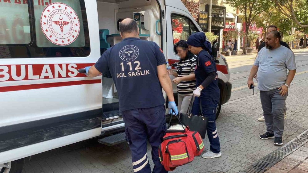 Porsuk Çayı’na Atlamaya Çalışan Kadın Kurtarıldı