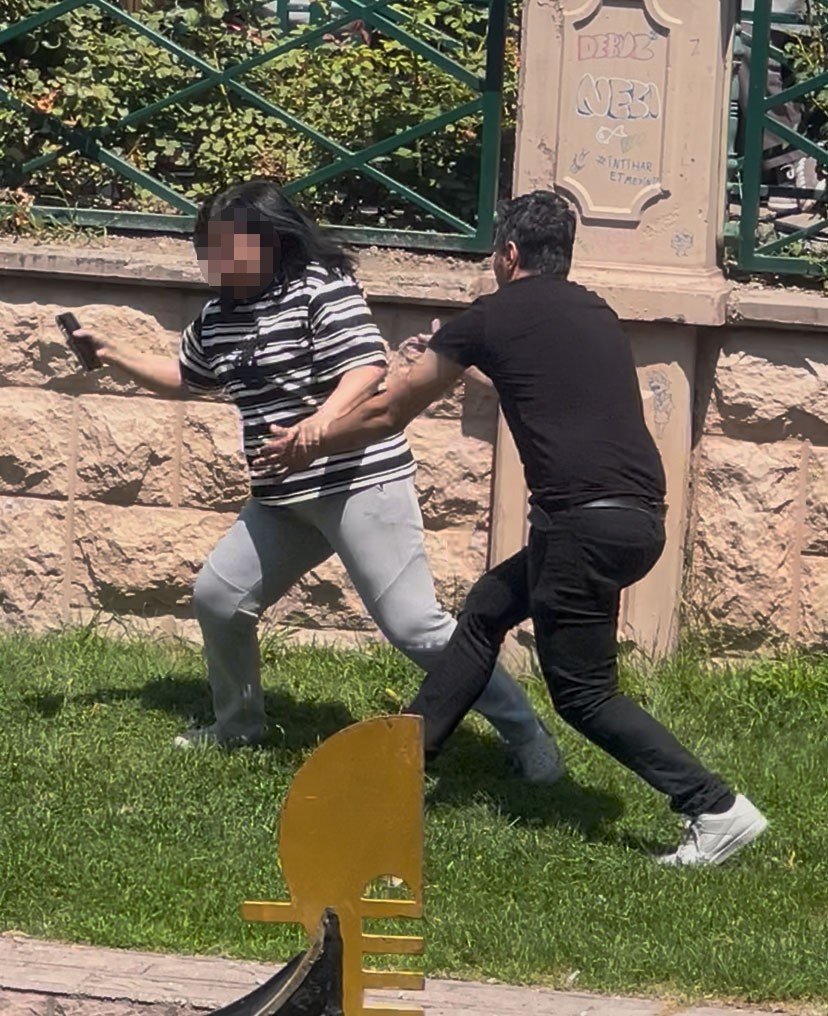 Porsuk Çayı’na Atlamaya Çalışan Kadın Kurtarıldı