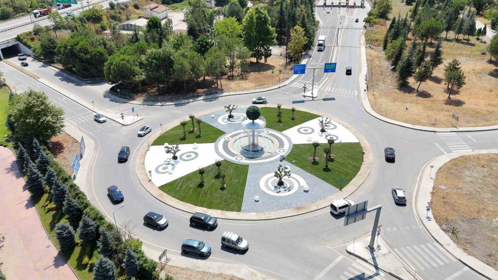 Otoyol Çıkışı Artık Bir Sanat Eseri Gibi