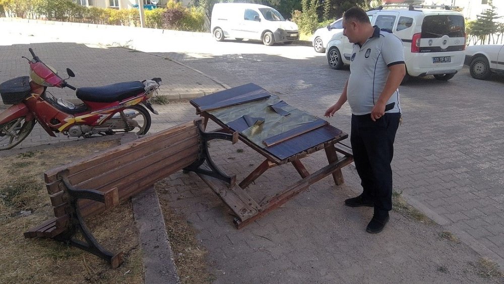 Söğüt'te İlginç Olay! Güvenlik Kamerasına Yakalandı