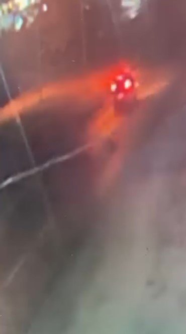 Yolun Karşısına Geçmek İsterken Otomobilin Altında Kaldı